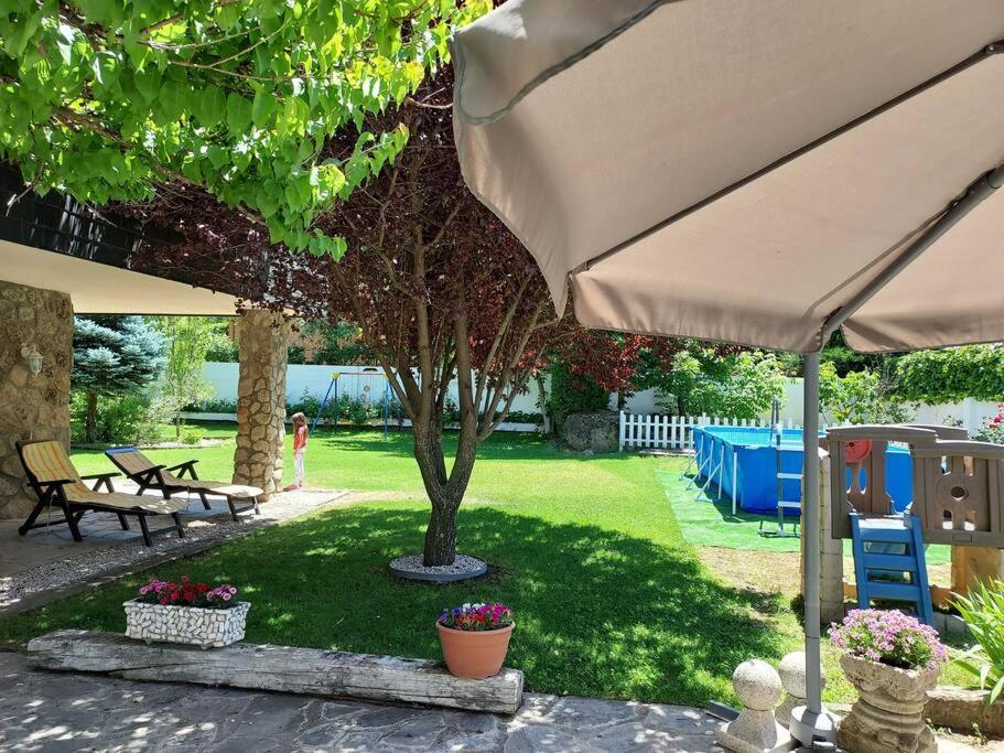 Chalet De 5 Habitaciones En La Sierra De Madrid El Olivo De Miraflores ميرافلوريس ذي لا ثييرا المظهر الخارجي الصورة
