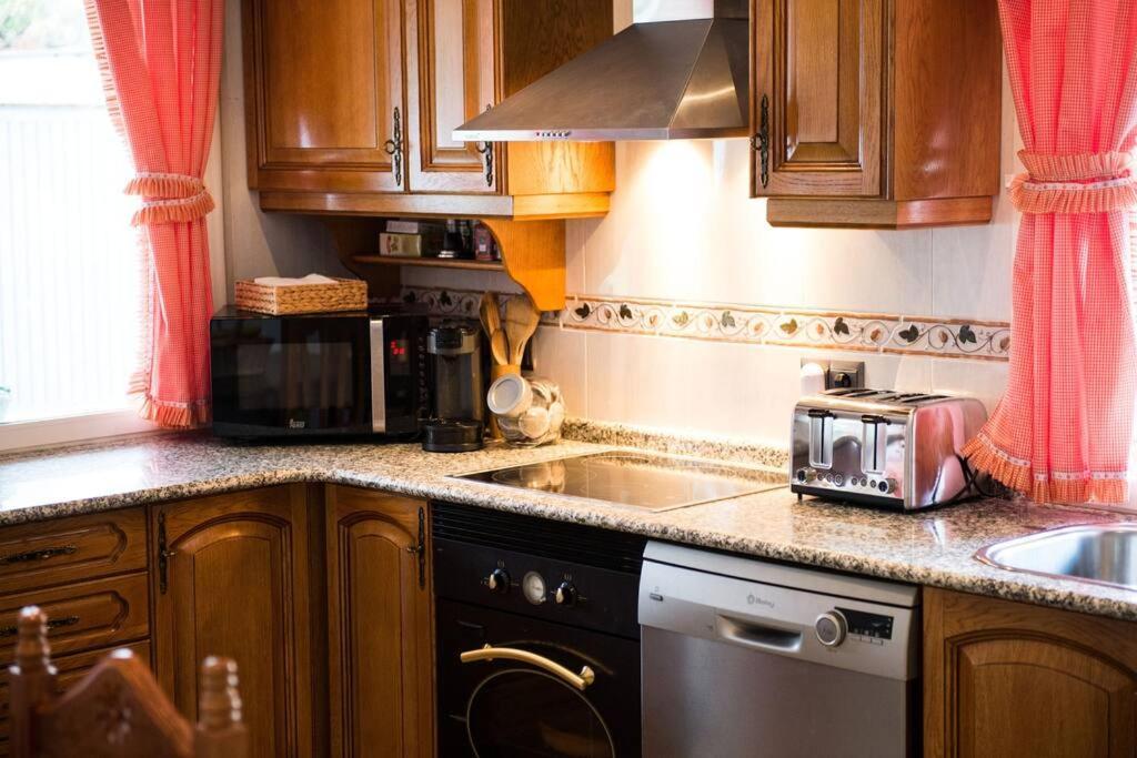 Chalet De 5 Habitaciones En La Sierra De Madrid El Olivo De Miraflores ميرافلوريس ذي لا ثييرا المظهر الخارجي الصورة